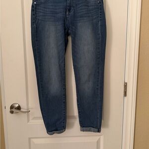 Apt. 9 Blue Tummy Control Capri Jeans